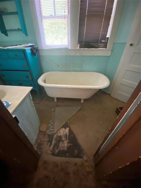 402 S Nueces Street, Coleman, TX 76834