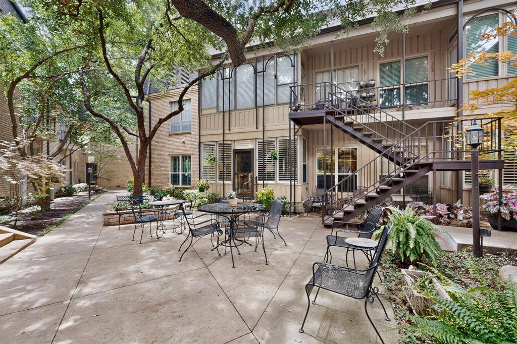 4312 Bellaire Drive S #110E, Fort Worth, TX 76109