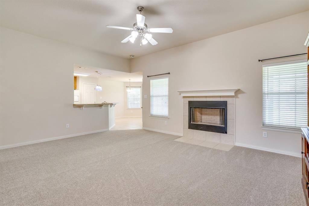 705 Carmen Ana Avenue, Grandview, TX 76050