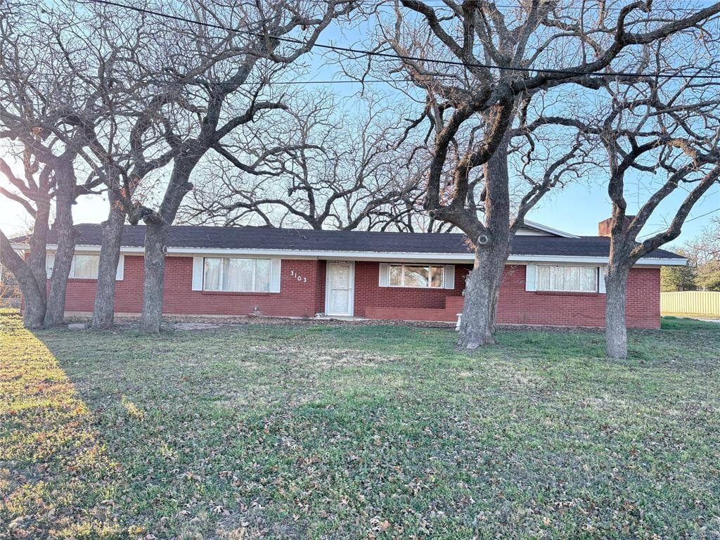 3103 N Oak Avenue, Mineral Wells, TX 76067