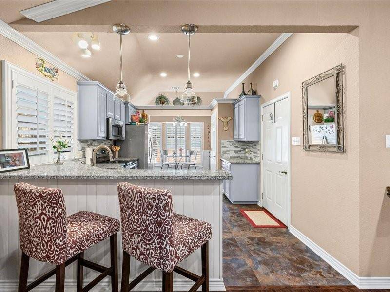 1208 Henard Lane, Granbury, TX 76048