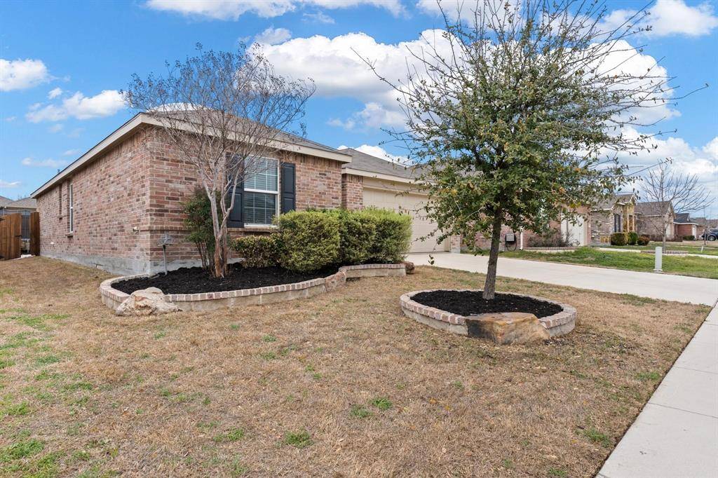 9937 Amosite Drive, Fort Worth, TX 76131