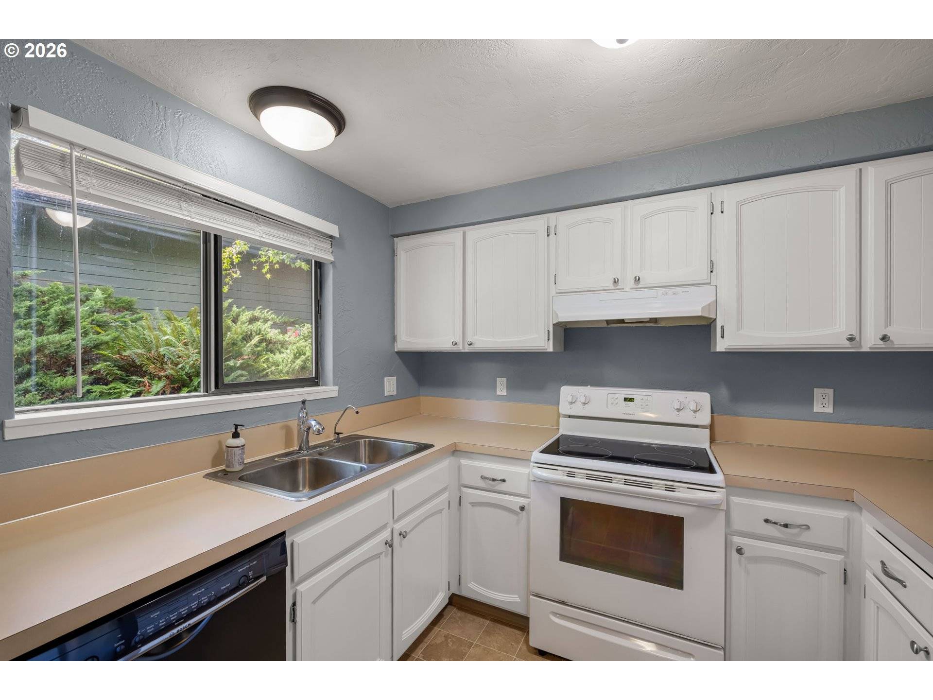 4441 FOX HOLLOW RD #7, Eugene, OR 97405