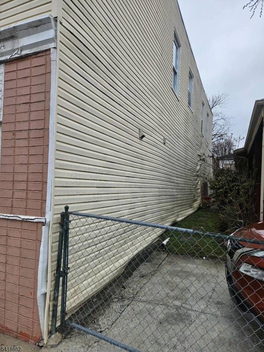 25 Jacob St, Newark City, NJ 07103