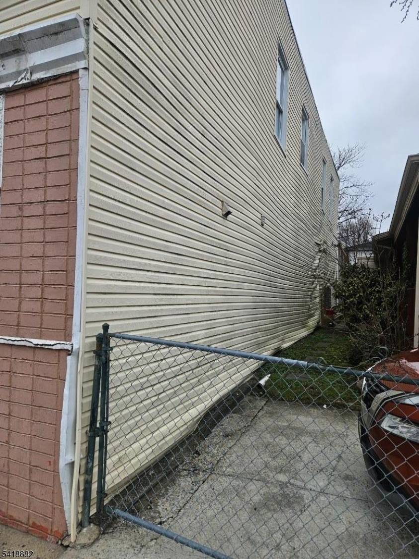 25 Jacob St, Newark City, NJ 07103