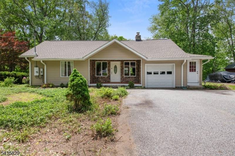 13 Island Trl, West Milford Twp., NJ 07421