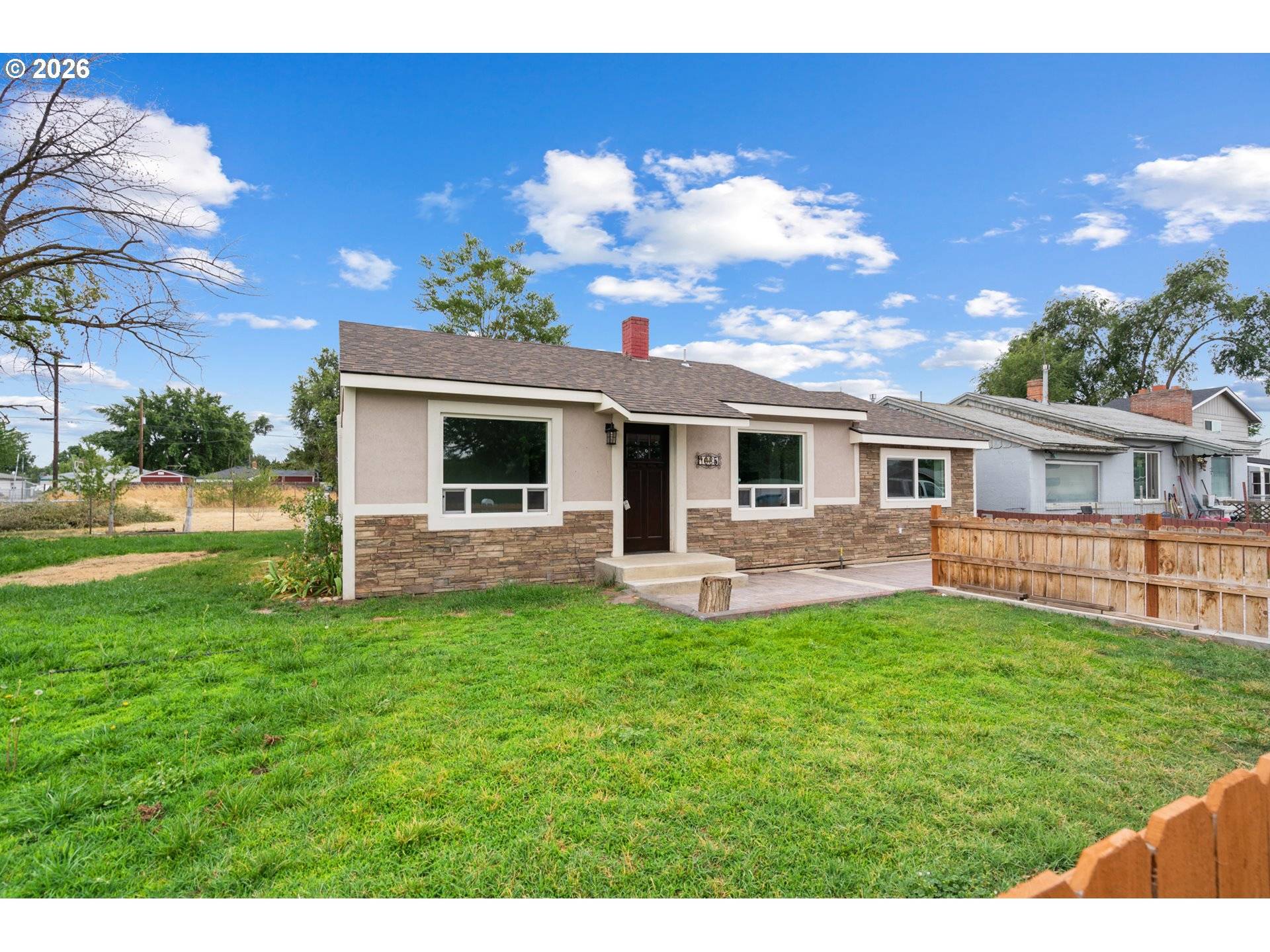 1035 W RIDGEWAY AVE, Hermiston, OR 97838