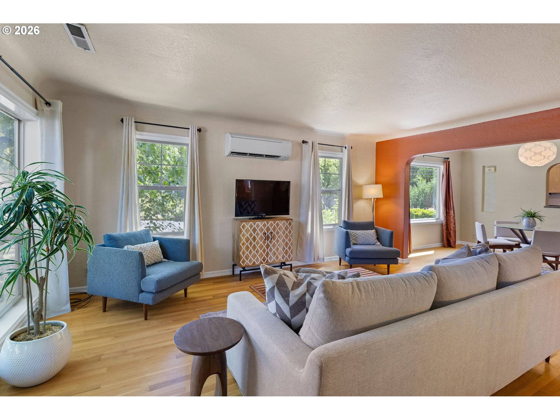 2490 EMERALD ST, Eugene, OR 97403