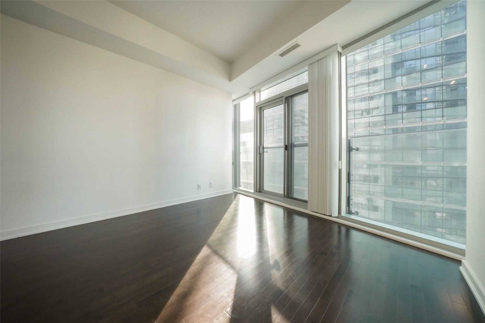 14 York ST #2810, Toronto C01, ON M5J 0B1