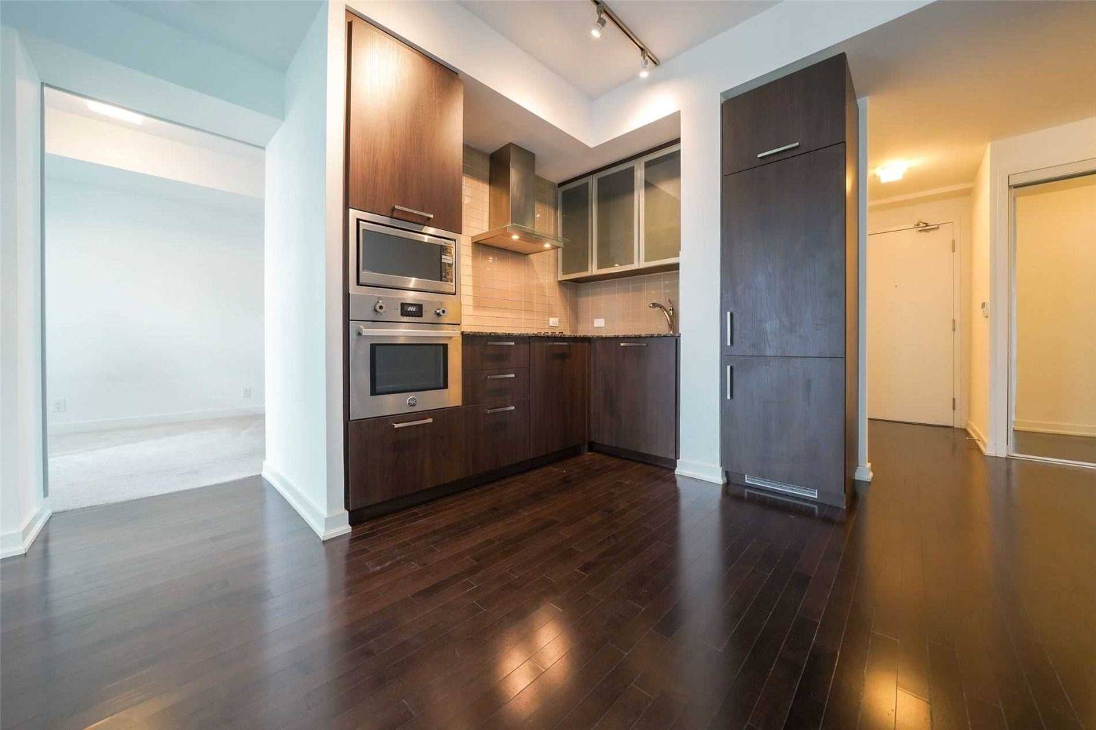 14 York ST #2810, Toronto C01, ON M5J 0B1
