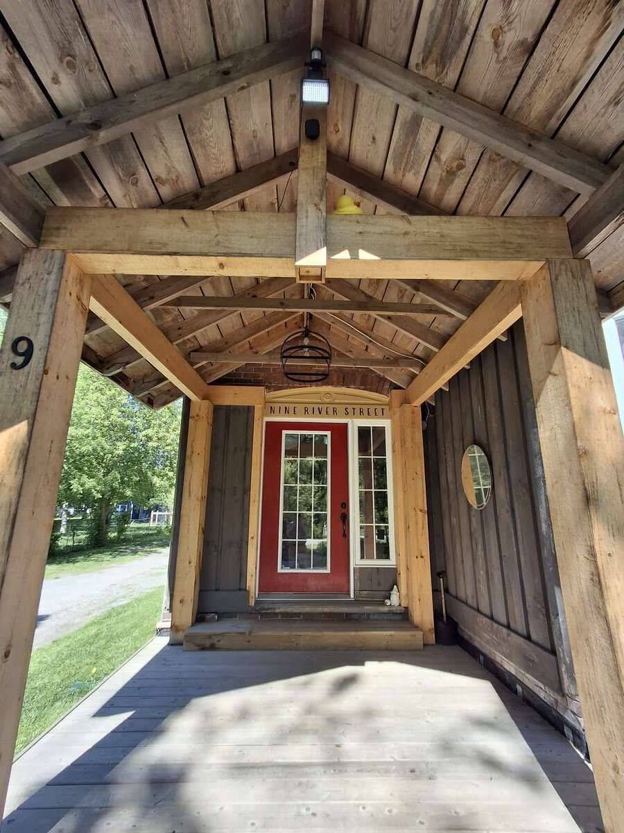 9 River ST, Severn, ON L0K 1E0
