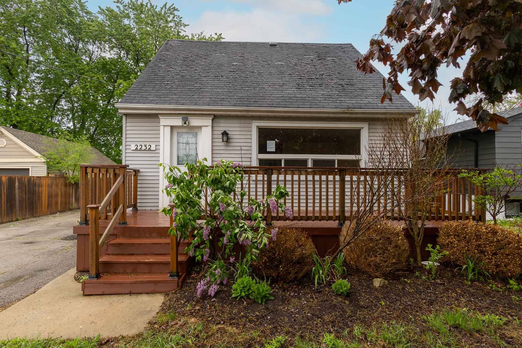2232 Queensway DR, Burlington, ON L7R 3T1