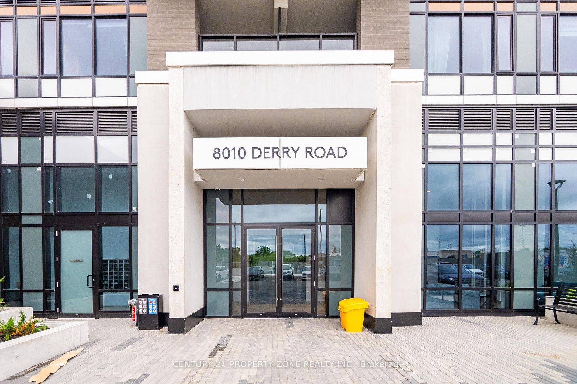 8010 Derry RD W #TH 105, Milton, ON L9T 2X5