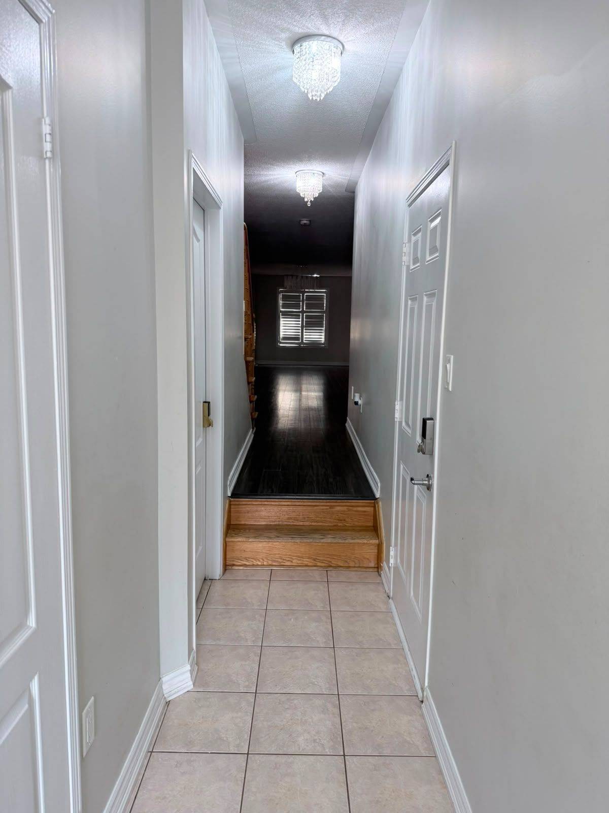 124 Crystalview CRES E #Main/Second, Brampton, ON L6P 2S2