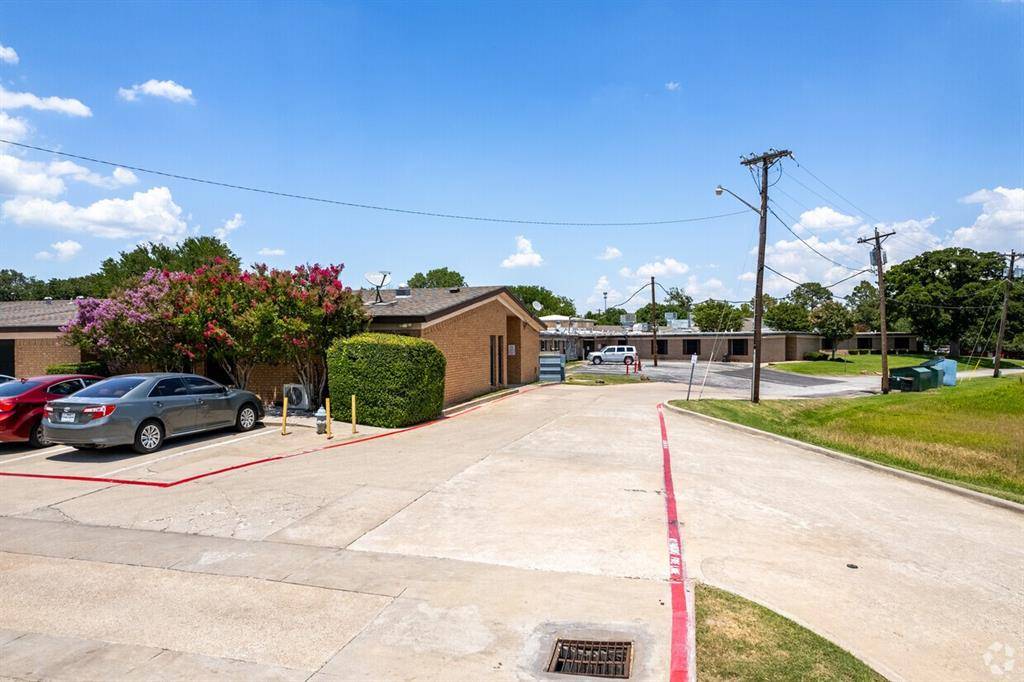 2229 N Carroll Boulevard, Denton, TX 76201
