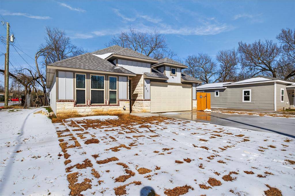 601 E Willingham Street, Cleburne, TX 76031