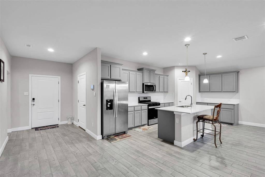 1221 Rolling Meadows Drive, Cedar Hill, TX 75104