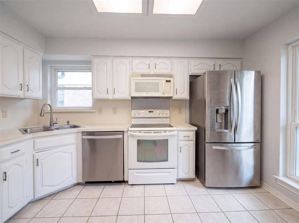 2604 Leo Drive, Garland, TX 75044