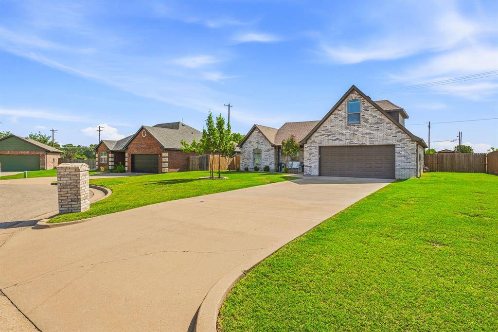1131 Greens Creek Circle, Stephenville, TX 76401
