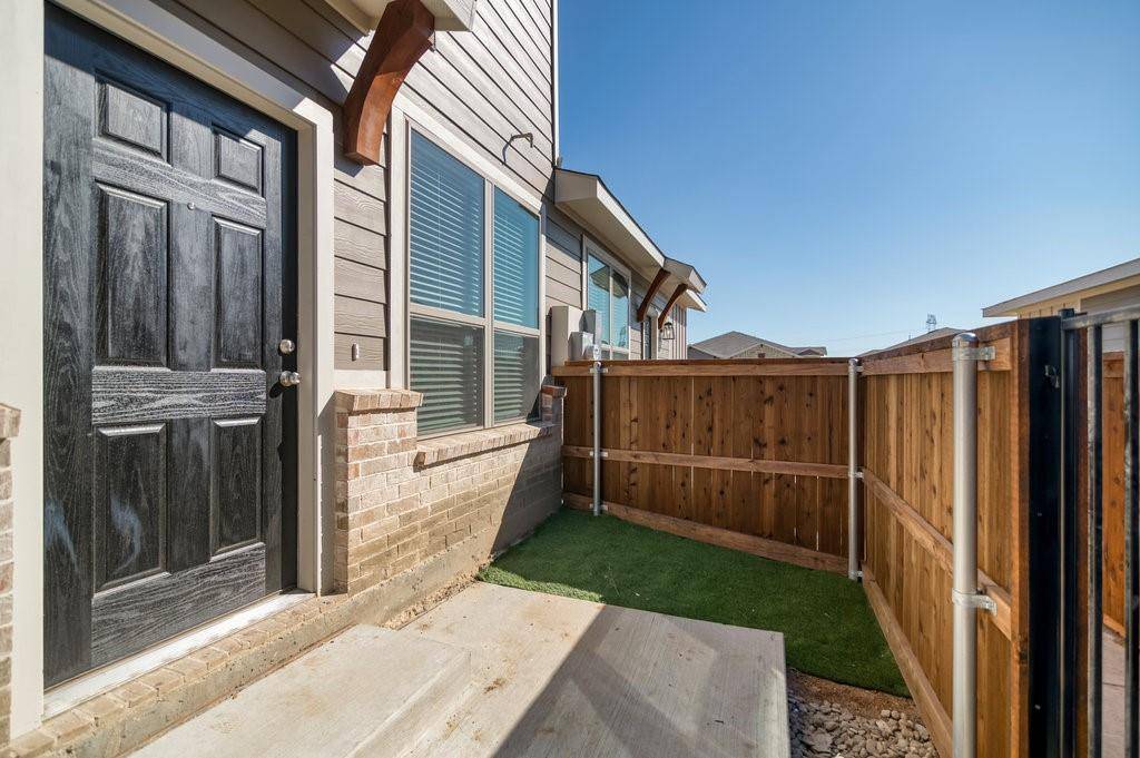 711 Harvest Moon Drive, Venus, TX 76084