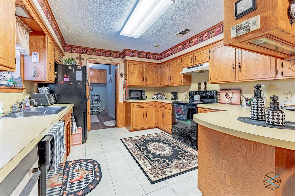 800 E Clinton Avenue, Athens, TX 75751