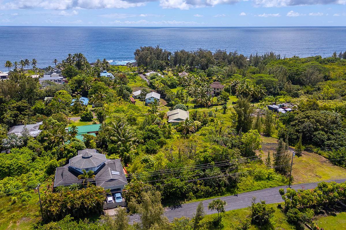 BEACH RD, Keaau, HI 96749