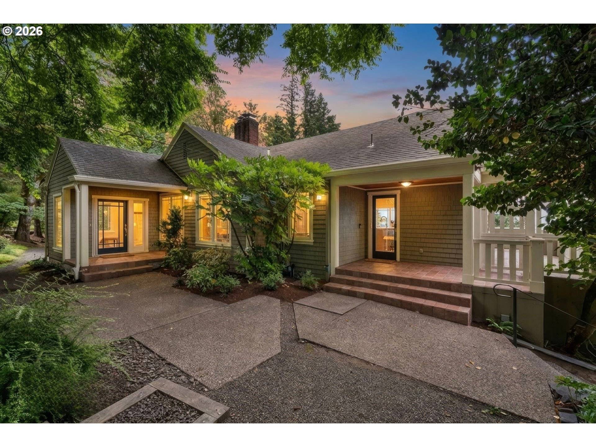 4621 SW HILLSIDE DR, Portland, OR 97221