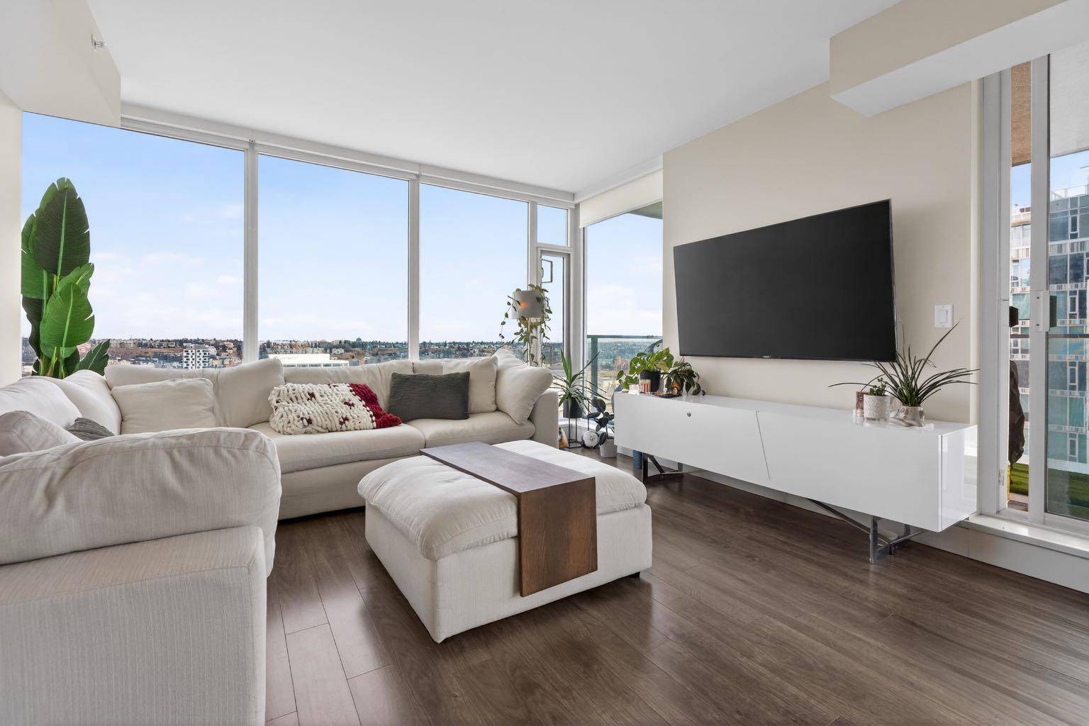 510 6 AVE SE #1703, Calgary, AB T2G 1L7
