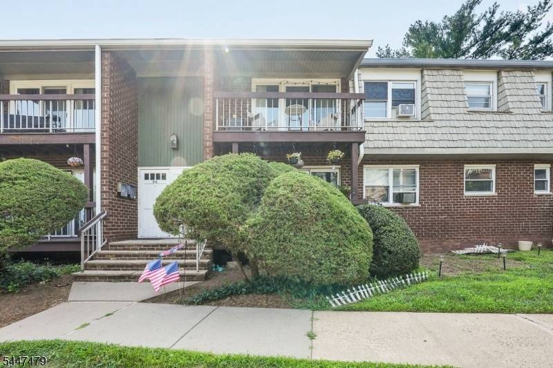 34 Deanna Dr #94, Hillsborough Twp., NJ 08844