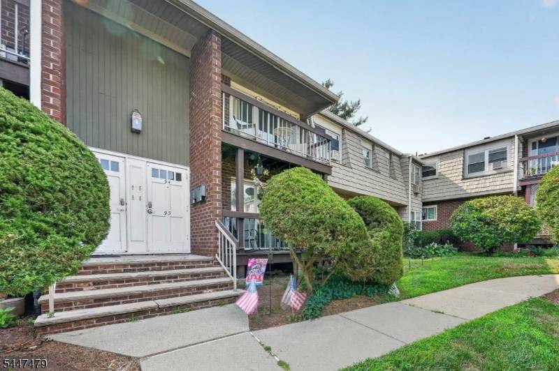 34 Deanna Dr #94, Hillsborough Twp., NJ 08844