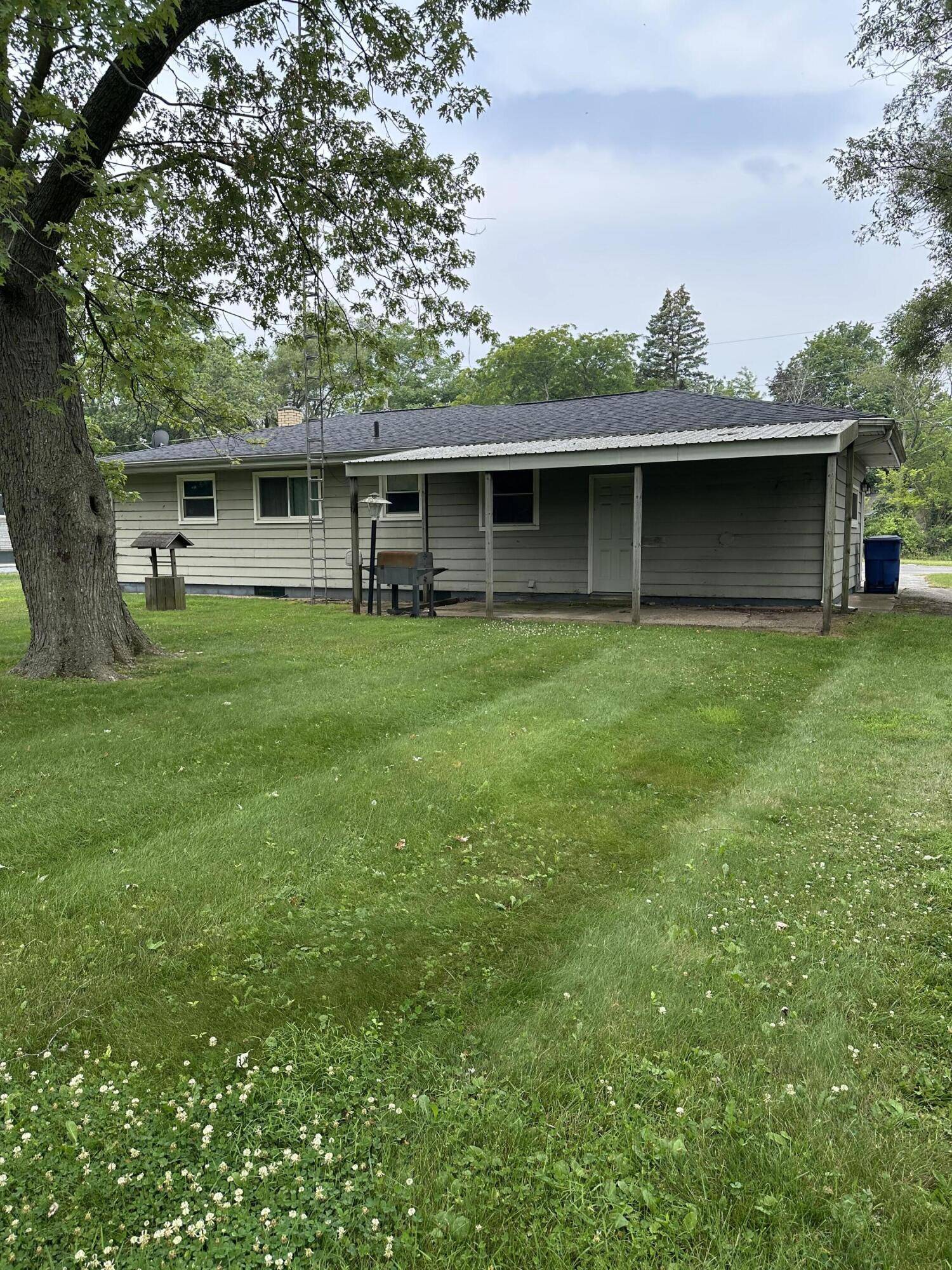 1060 Indiana AVE, Benton Charter Twp, MI 49022