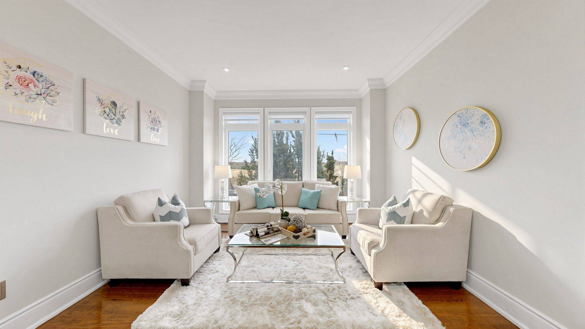 97 Zokol DR, Aurora, ON L4G 0B9