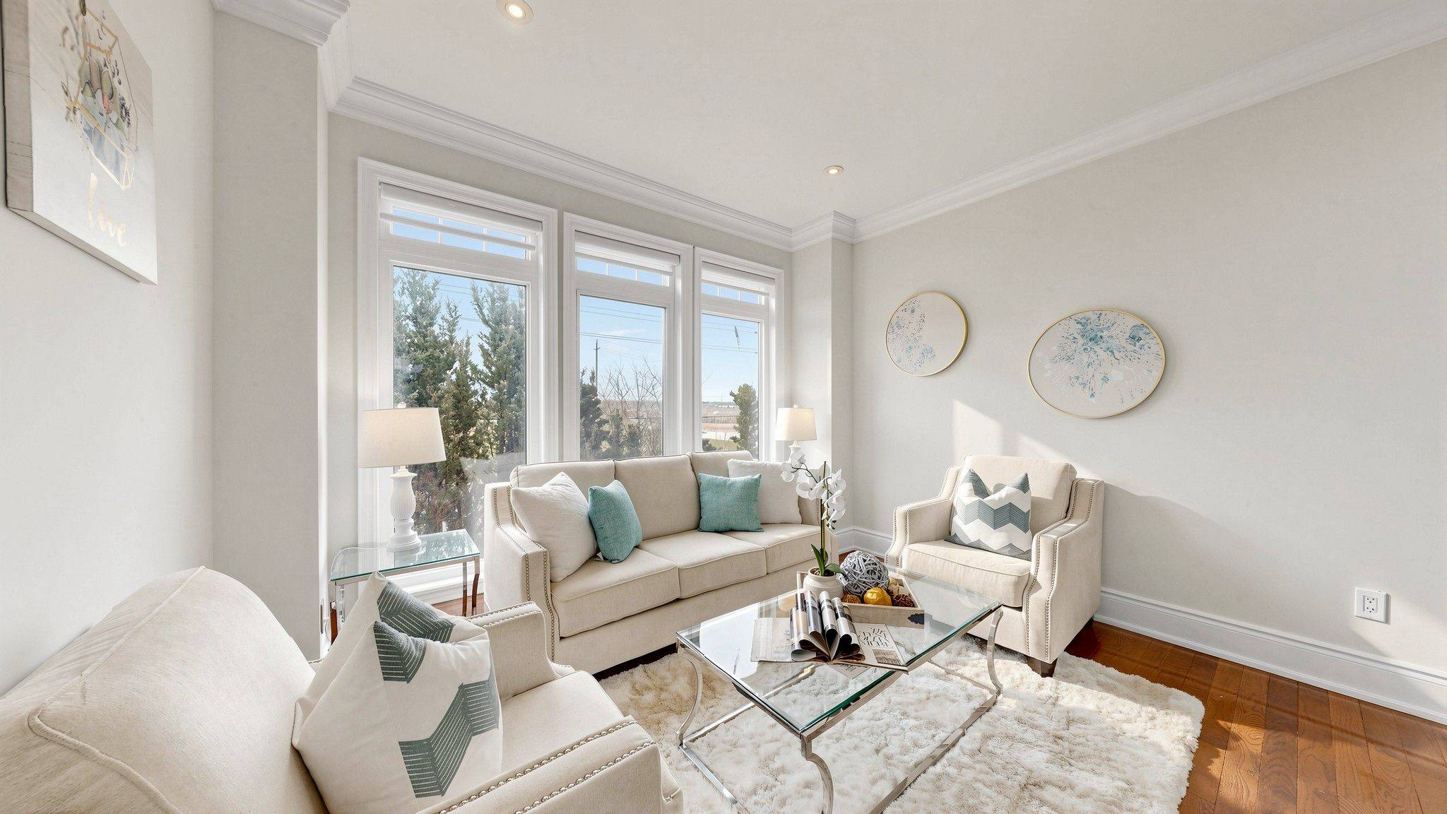 97 Zokol DR, Aurora, ON L4G 0B9