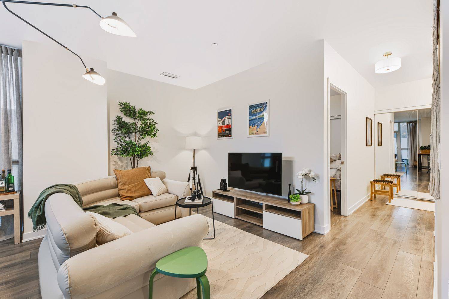 4633 Glen Erin DR #108, Mississauga, ON L5M 0Y6