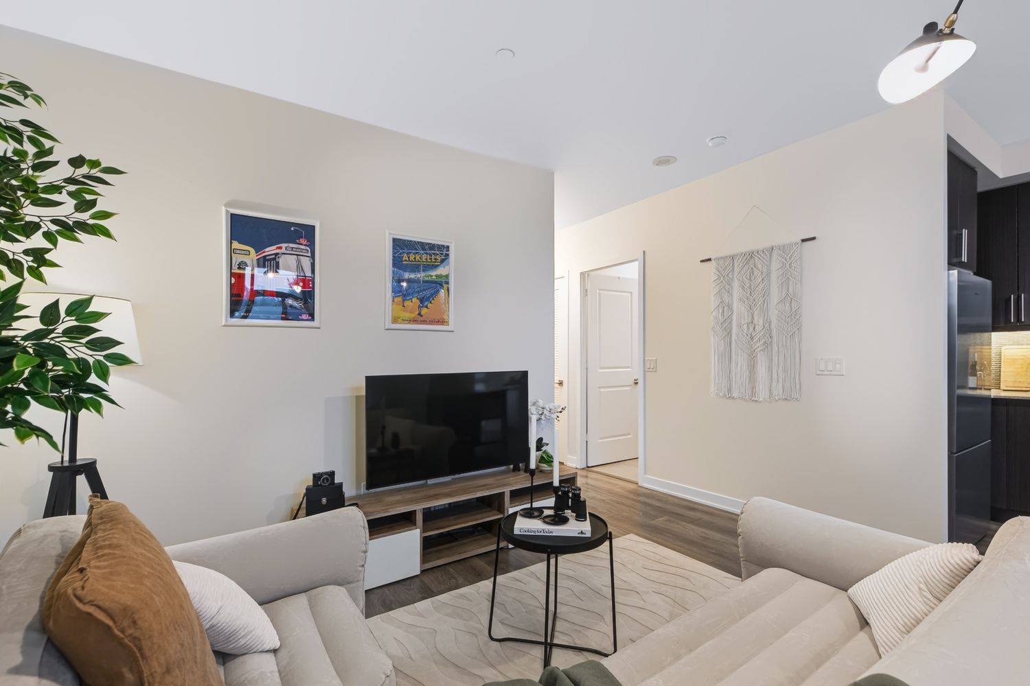 4633 Glen Erin DR #108, Mississauga, ON L5M 0Y6
