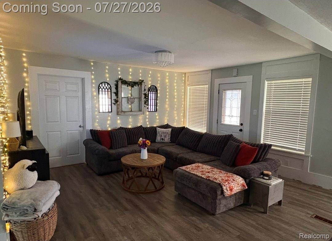 614 N Saginaw ST, Owosso, MI 48867