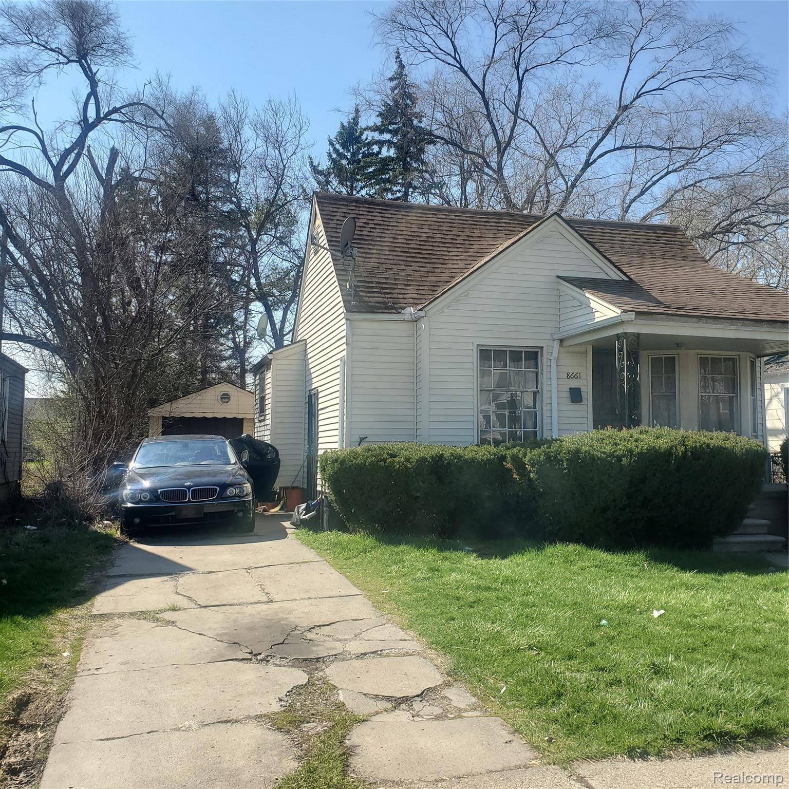 8661 Minock ST, Detroit, MI 48228