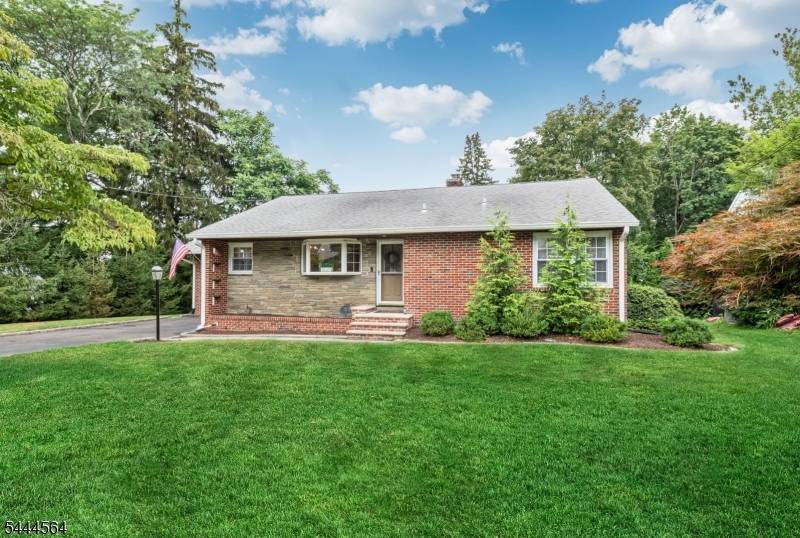 15 Kingwood Dr, Little Falls Twp., NJ 07424