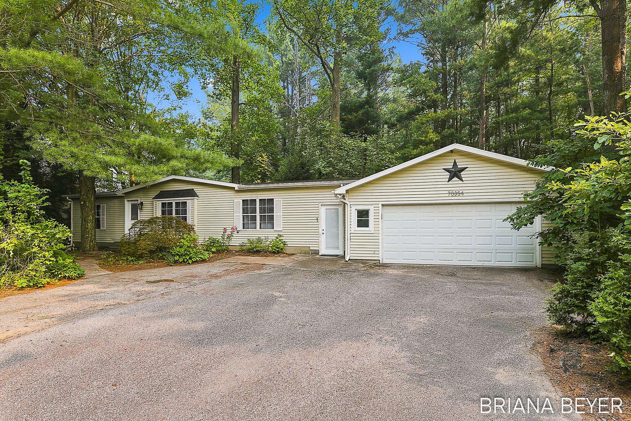 70354 16th AVE, South Haven Twp, MI 49090
