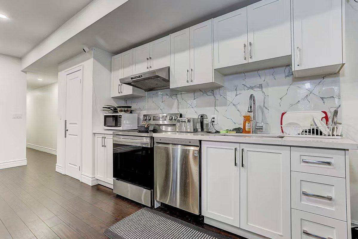 600 Parliament ST, Toronto C08, ON M4X 1R2