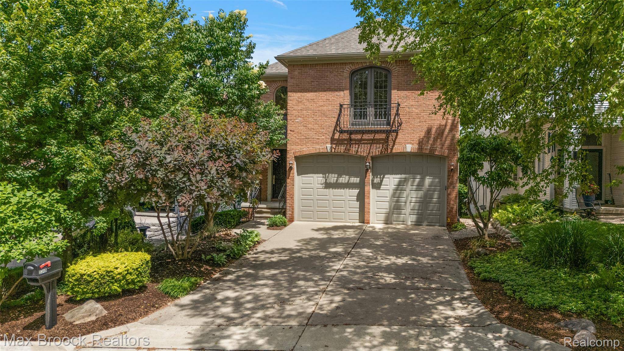 5348 Sunnycrest DR, West Bloomfield Charter Township, MI 48323