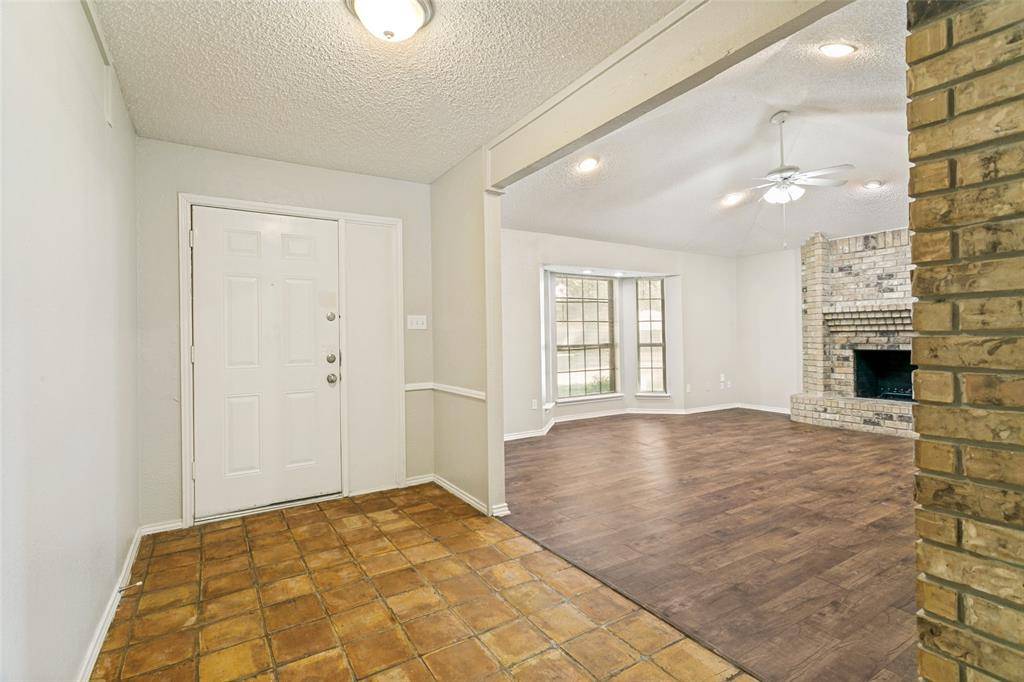 4801 Applewood Road, Fort Worth, TX 76133