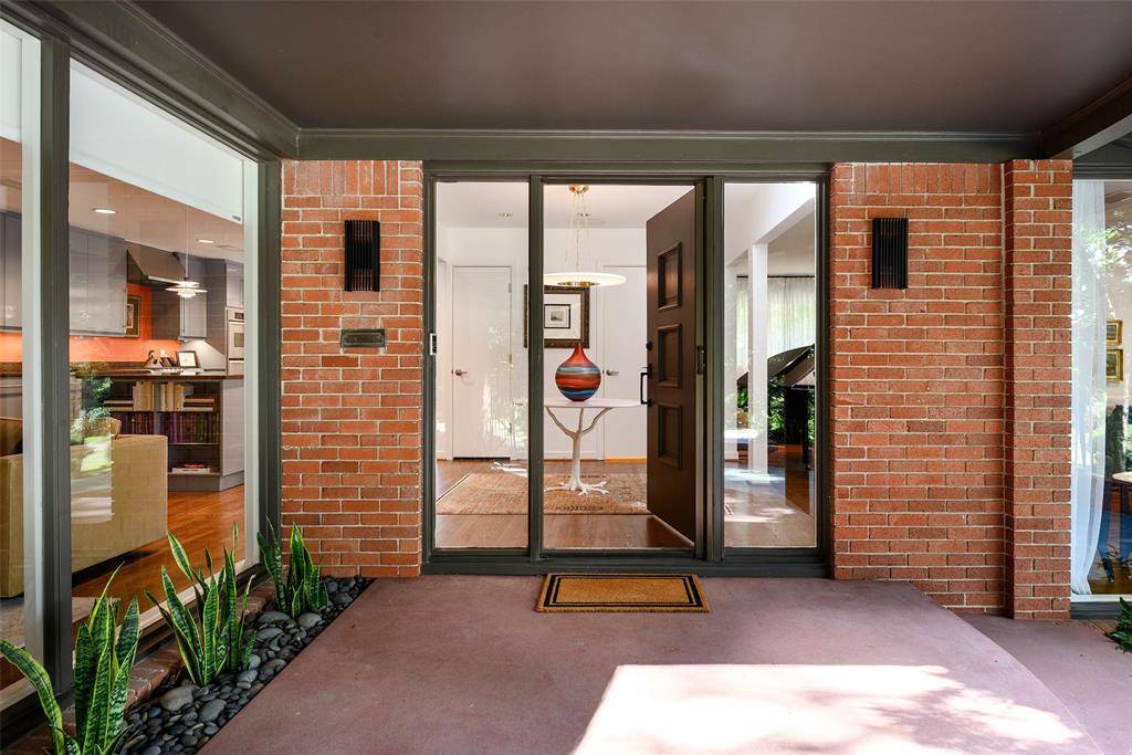 1624 Eastus Drive, Dallas, TX 75208