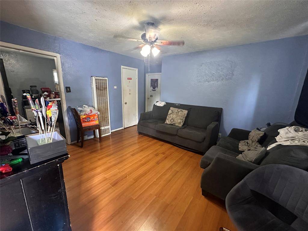 133 E Wanda Drive, Garland, TX 75040