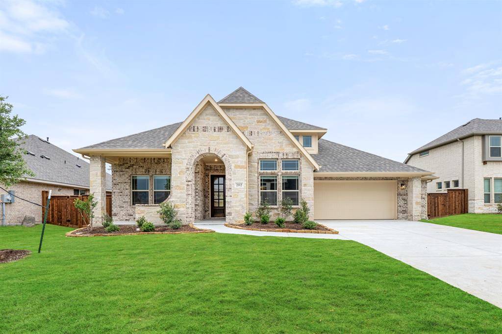 2112 Redding Drive, Mansfield, TX 76084