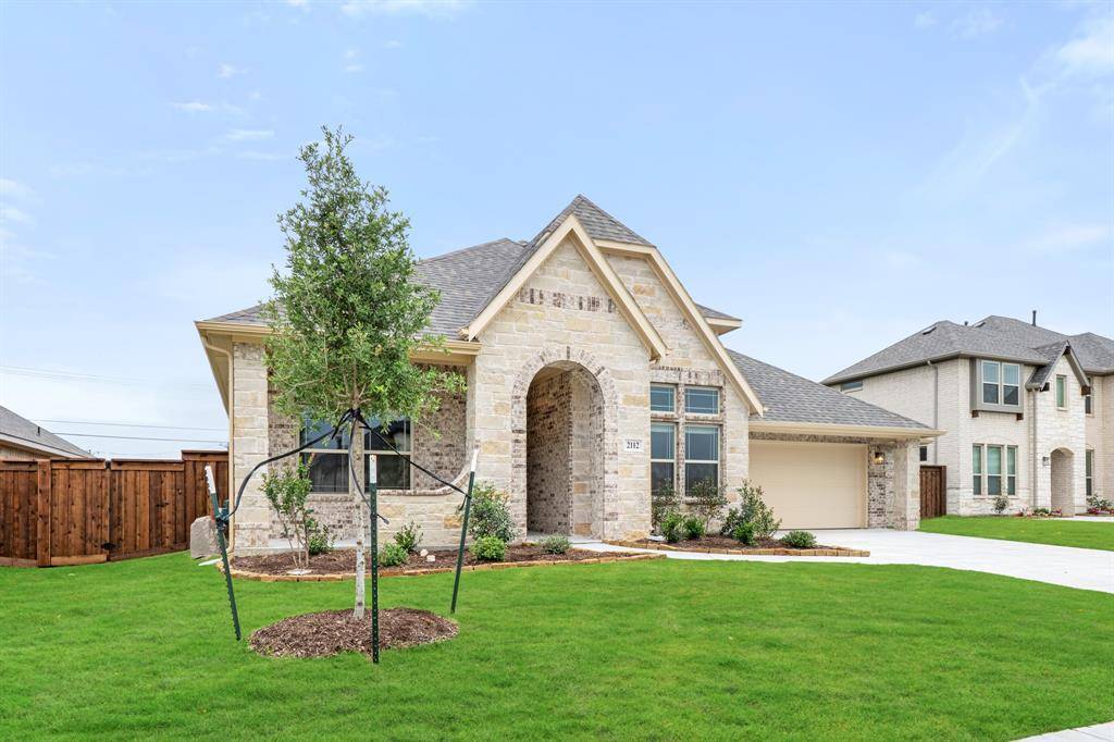 2112 Redding Drive, Mansfield, TX 76084