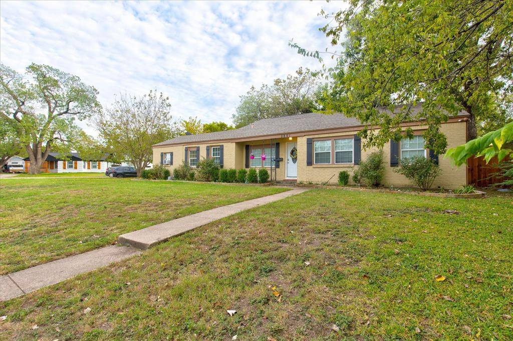 2801 W Biddison Street, Fort Worth, TX 76109
