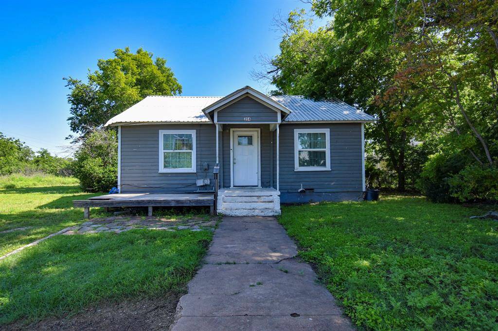 204 W Victoria, Brady, TX 76825