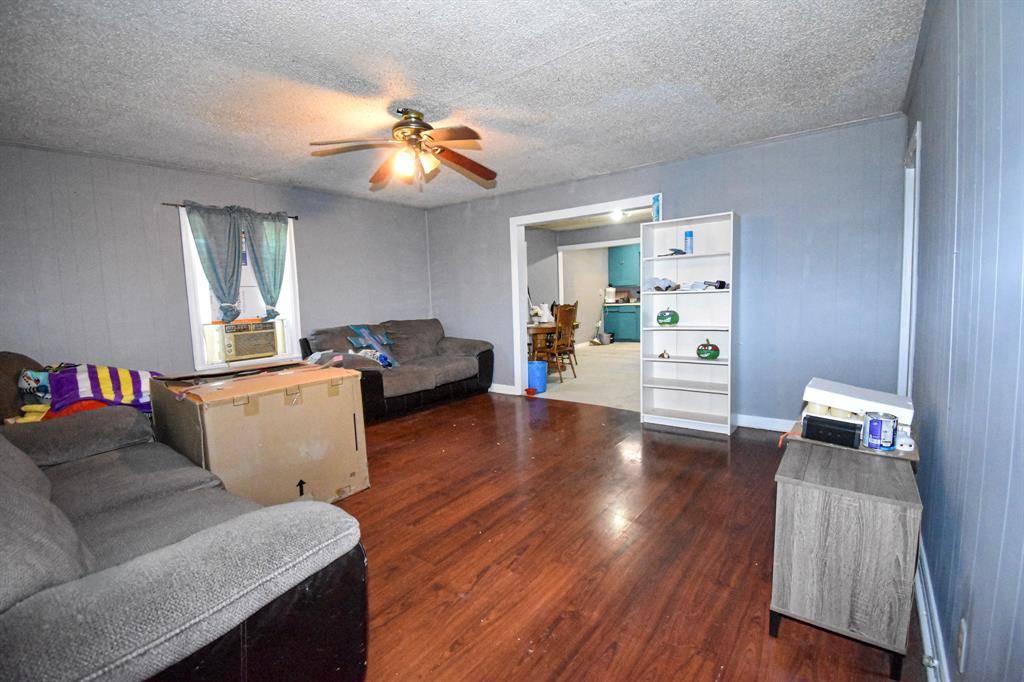 204 W Victoria, Brady, TX 76825