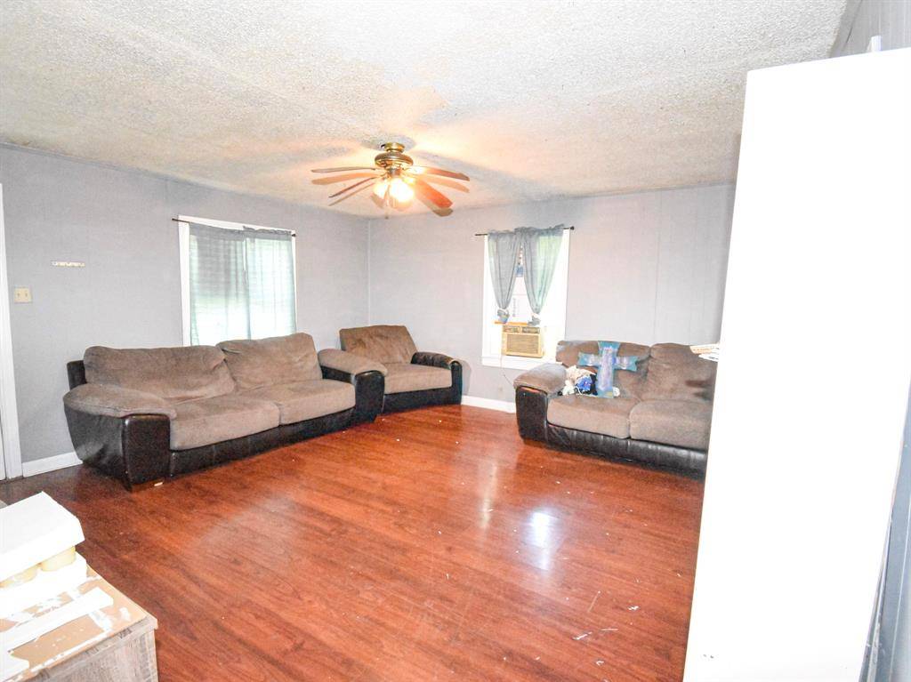 204 W Victoria, Brady, TX 76825